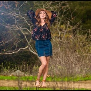 Belle Sleeve top with floral pattern